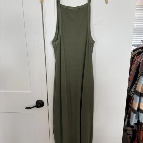 Old Navy Olive Sleeveless Maxi Dress with Side Slits - Picture 3 of 4